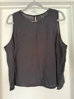 NWT Torrid Size 0 Black Sleeveless Blouse